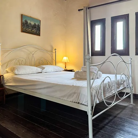 Anna-malai Penthouse * Megala Chorafia